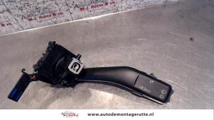 Używane Przelacznik wycieraczki Volkswagen Golf V (1K1) 1.6 FSI 16V Cena na żądanie oferowane przez Autodemontage M.J. Rutte B.V.
