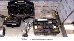 Usados Cilindro de juego de cerraduras (completo) Opel Astra H SW (L35) 1.7 CDTi 16V Precio de solicitud ofrecido por Autodemontage M.J. Rutte B.V.