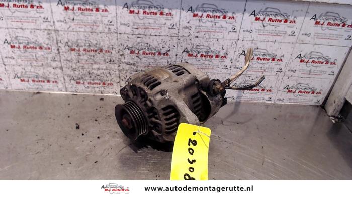 Usagé Dynamo Daihatsu Charade (G200/201/202/203/204) 1.3i TX/CX 16V Prix sur demande proposé par Autodemontage M.J. Rutte B.V.