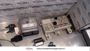 Used Ignition lock + computer Volvo V50 (MW) 2.4 20V Price on request offered by Autodemontage M.J. Rutte B.V.
