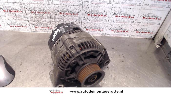 Begagnade Dynamo Saab 9000 CS 2.0i 16V LPT Pris på förfrågan erbjuds av Autodemontage M.J. Rutte B.V.