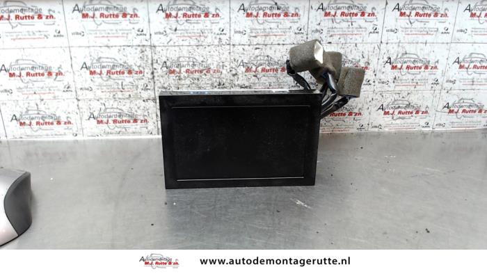 Begagnade Innerdisplay Toyota Prius (NHW11L) 1.5 16V Pris på förfrågan erbjuds av Autodemontage M.J. Rutte B.V.