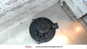 Used Heating and ventilation fan motor Kia Rio II (DE) 1.4 16V Price on request offered by Autodemontage M.J. Rutte B.V.