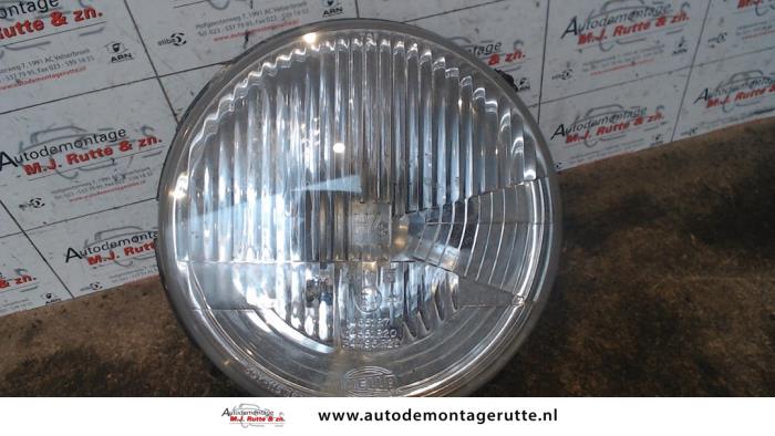 Używane Reflektor lewy Volkswagen Golf II (19E) 1.6 CD,CLD,GLD Cena na żądanie oferowane przez Autodemontage M.J. Rutte B.V.