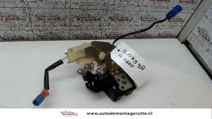 Usagé Serrure de coffre Honda Civic (EP/EU) 1.6 16V VTEC Prix sur demande proposé par Autodemontage M.J. Rutte B.V.