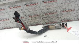 Used Ignition lock + key Peugeot 106 II 1.1 XN,XR,XT,Accent Price on request offered by Autodemontage M.J. Rutte B.V.