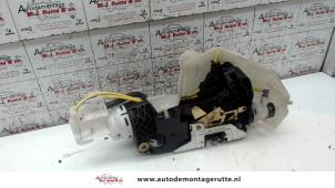 Used Rear door mechanism 4-door, right Mercedes S (W220) 3.2 S-320 18V Price on request offered by Autodemontage M.J. Rutte B.V.