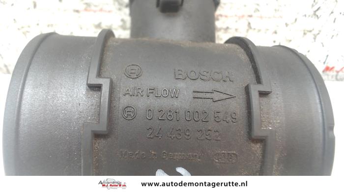 Medidor de flujo de aire de un Opel Corsa C (F08/68) 1.3 CDTi 16V 2005