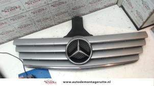 Used Grille Mercedes C Sportcoupé (C203) 2.0 C-200K 16V Price on request offered by Autodemontage M.J. Rutte B.V.