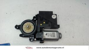 Used Door window motor Volkswagen Polo IV (9N1/2/3) 1.2 12V Price on request offered by Autodemontage M.J. Rutte B.V.