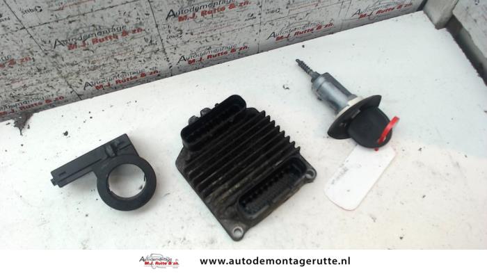 Used Ignition lock + computer Opel Zafira (F75) 1.6 16V Price on request offered by Autodemontage M.J. Rutte B.V.