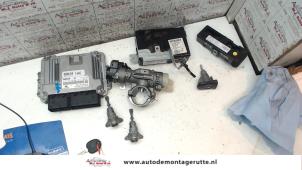 Used Ignition lock + computer Hyundai H-300 2.5 CRDi Price on request offered by Autodemontage M.J. Rutte B.V.