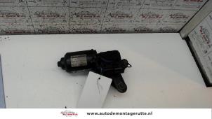 Used Front wiper motor Ssang Yong Korando Cabrio (KJ) 2.9 TD Price on request offered by Autodemontage M.J. Rutte B.V.