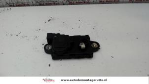 Used Central locking motor Ssang Yong Korando Cabrio (KJ) 2.9 TD Price on request offered by Autodemontage M.J. Rutte B.V.