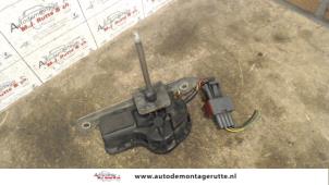 Used Headlight motor Saab 900 II (YS3D) 2.0 SE Turbo 16V Price on request offered by Autodemontage M.J. Rutte B.V.