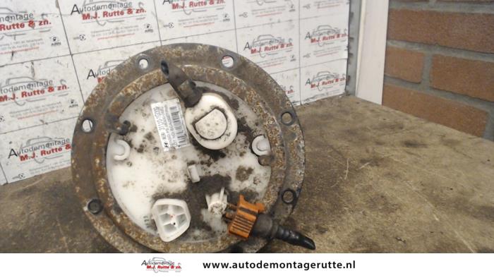 Usagé Pompe d'injection Kia Rio II (DE) 1.4 16V Prix € 35,00 Règlement à la marge proposé par Autodemontage M.J. Rutte B.V.