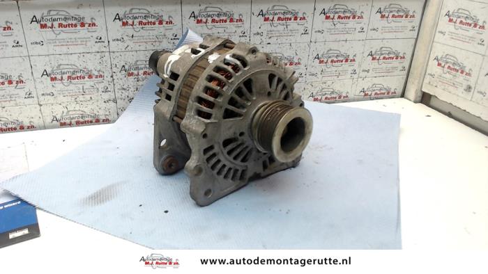 Gebrauchte Dynamo Volkswagen Golf III (1H1) 1.9 D,Eco D Preis auf Anfrage angeboten von Autodemontage M.J. Rutte B.V.