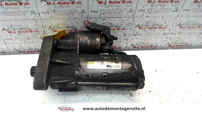 Used Starter Renault Master II (FD/HD) 2.2 dCi 16V Price on request offered by Autodemontage M.J. Rutte B.V.