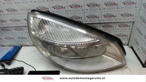 Used Headlight, right Renault Scénic II (JM) 1.6 16V Price on request offered by Autodemontage M.J. Rutte B.V.