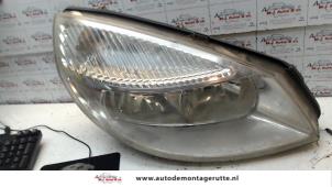 Used Headlight, right Renault Grand Scénic II (JM) 2.0 16V Price on request offered by Autodemontage M.J. Rutte B.V.