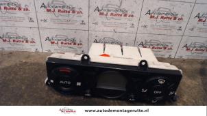 Używane Panel sterowania nagrzewnicy Ford Mondeo III 2.0 TDCi/TDDi 115 16V Cena na żądanie oferowane przez Autodemontage M.J. Rutte B.V.