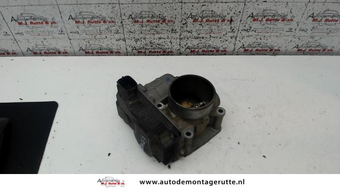 Usagé Boitier papillon Nissan Almera (N16) 1.5 16V Prix sur demande proposé par Autodemontage M.J. Rutte B.V.