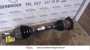 Used Front drive shaft, right Audi A4 (B8) 2.0 TDI 16V Quattro Price € 75,00 Margin scheme offered by Autodemontage M.J. Rutte B.V.