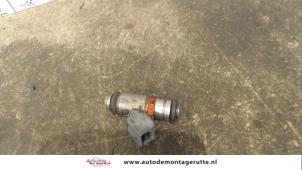 Used Injector (petrol injection) Volkswagen Polo III (6N2) 1.4 16V 75 Price on request offered by Autodemontage M.J. Rutte B.V.