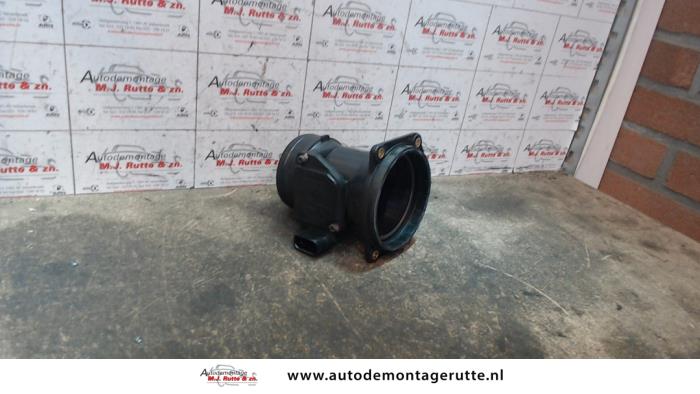 Gebrauchte Luftmassenmesser Audi A4 (B5) 1.6 Preis auf Anfrage angeboten von Autodemontage M.J. Rutte B.V.