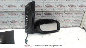 Used Wing mirror, right Volkswagen Touran (1T1/T2) 1.6 FSI 16V Price on request offered by Autodemontage M.J. Rutte B.V.