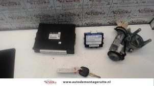 Used Ignition lock + computer Daihatsu Cuore (L251/271/276) 1.0 12V DVVT Price on request offered by Autodemontage M.J. Rutte B.V.