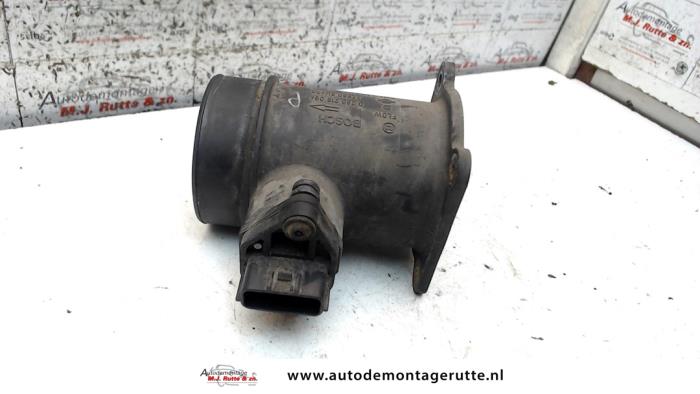 Begagnade Luftflödesmätare Nissan Almera (N16) 1.5 16V Pris på förfrågan erbjuds av Autodemontage M.J. Rutte B.V.