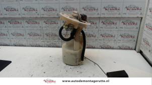 Used Electric fuel pump Renault Scénic I (JA) 1.6 16V Price on request offered by Autodemontage M.J. Rutte B.V.