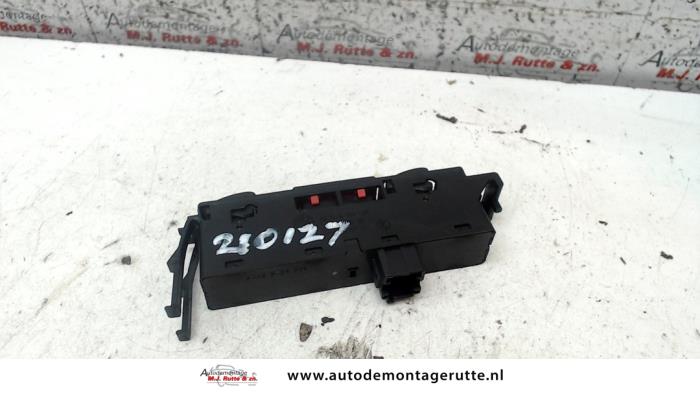 Multi-functional window switch from a BMW 3 serie Touring (E46/3) 320i 24V 2000