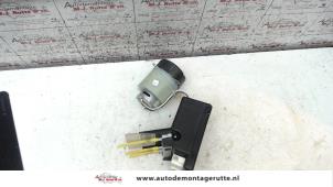 Used Electric central locking vacuum pump Mercedes A (W168) 1.6 A-160 Price on request offered by Autodemontage M.J. Rutte B.V.
