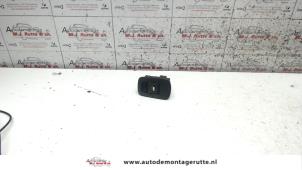 Used Electric window switch Peugeot 307 CC (3B) 1.6 16V Price on request offered by Autodemontage M.J. Rutte B.V.