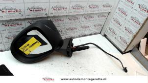 Gebrauchte Außenspiegel links Renault Modus/Grand Modus (JP) 1.4 16V Preis auf Anfrage angeboten von Autodemontage M.J. Rutte B.V.
