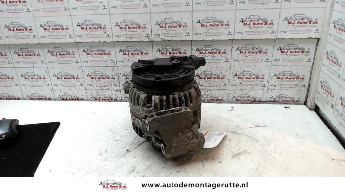 Begagnade Dynamo Opel Vectra B (36) 2.2 16V Ecotec Pris på förfrågan erbjuds av Autodemontage M.J. Rutte B.V.