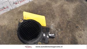 Used Airflow meter Volkswagen Bora (1J2) 2.0 Price on request offered by Autodemontage M.J. Rutte B.V.