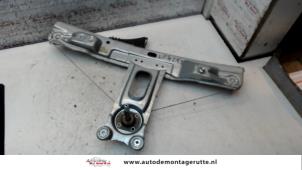 Usados Mecanismo de ventanilla de 4 puertas izquierda detrás Opel Insignia 1.8 16V Ecotec Precio de solicitud ofrecido por Autodemontage M.J. Rutte B.V.