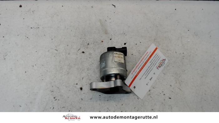 EGR valve from a Opel Astra G Caravan (F35) 1.6 GL,Club,Sport,CDX 2000