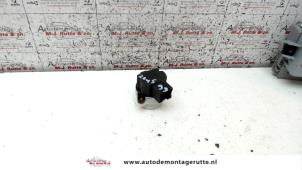 Used Ignition switch Volvo S80 (TR/TS) 2.4 T Turbo 20V Price on request offered by Autodemontage M.J. Rutte B.V.