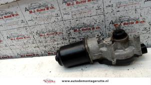 Used Front wiper motor Mitsubishi Lancer Wagon (CS) 1.6 16V Price on request offered by Autodemontage M.J. Rutte B.V.