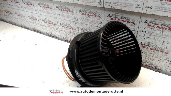 Moteur de ventilation chauffage d'un Peugeot 108 1.0 12V 2014