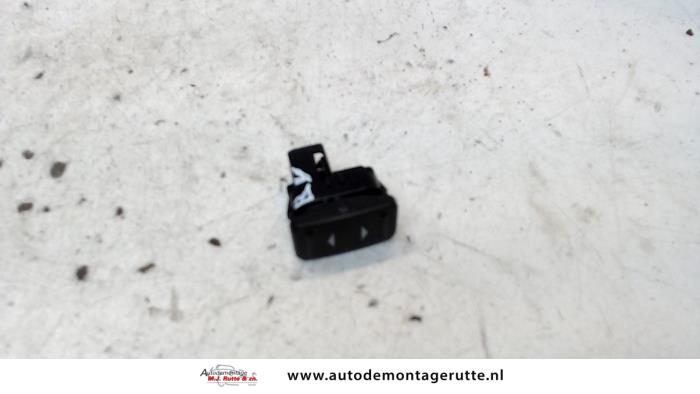 Usados Interruptor de ventanilla eléctrica Ford S-Max (GBW) 1.8 TDCi 16V Precio de solicitud ofrecido por Autodemontage M.J. Rutte B.V.