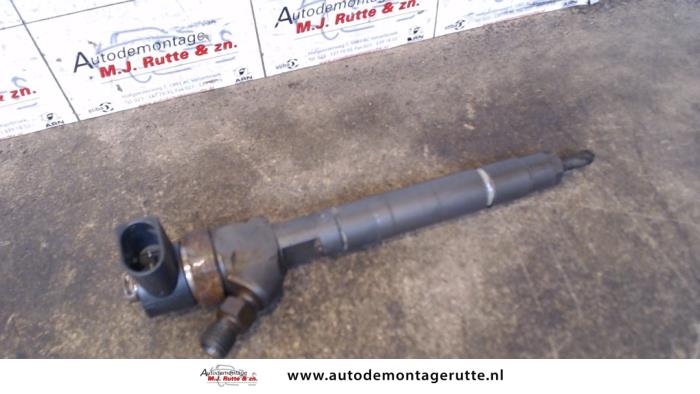 Używane Wtryskiwacz (Diesel) Mercedes C (W203) 2.2 C-200 CDI 16V Cena na żądanie oferowane przez Autodemontage M.J. Rutte B.V.