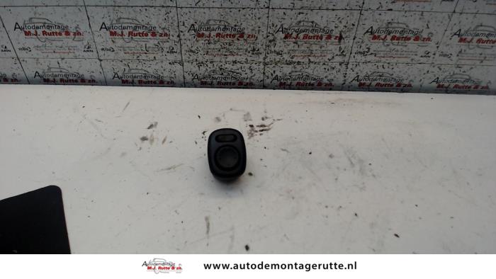 Usados Interruptor de retrovisor LDV Maxus 2.5 DTiC Precio de solicitud ofrecido por Autodemontage M.J. Rutte B.V.