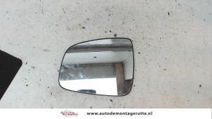 Used Mirror glass, left Dacia Logan MCV (KS) 1.6 16V Price on request offered by Autodemontage M.J. Rutte B.V.