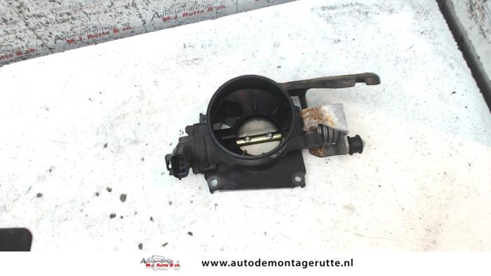 Gebrauchte Drosselklappengehäuse Ford Focus 1 Wagon 1.4 16V Preis auf Anfrage angeboten von Autodemontage M.J. Rutte B.V.