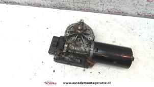 Used Front wiper motor Seat Alhambra (7V8/9) 2.0 Price on request offered by Autodemontage M.J. Rutte B.V.